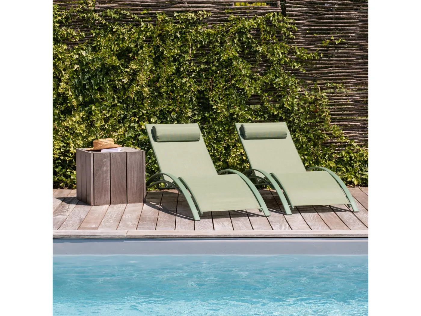 2er Set Liegestühlen GALAPAGOS aus salbeigrünem Textilene - salbeigrünem Aluminium