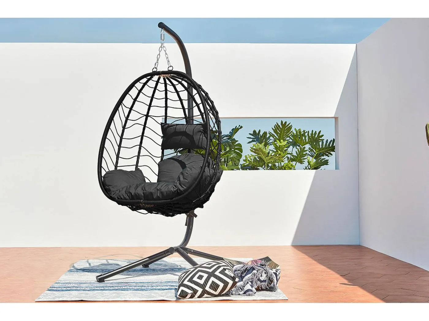 Hängesessel aus Harz mit Rattaneffekt, schwarz LIMA