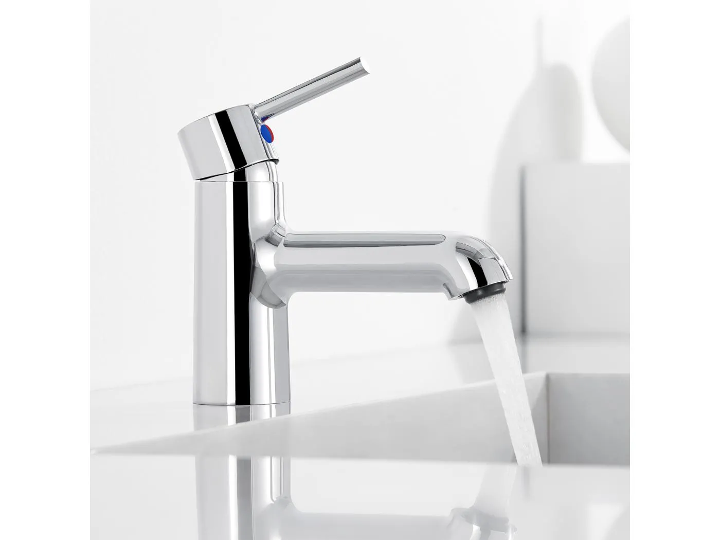 Chrom-Waschtischarmatur mit flexiblem Anschluss, Einhebel-Waschtischarmatur, Badarmatur, Kalt-/Warmwasser, mit Auslaufhöhe 134 mm, für WC