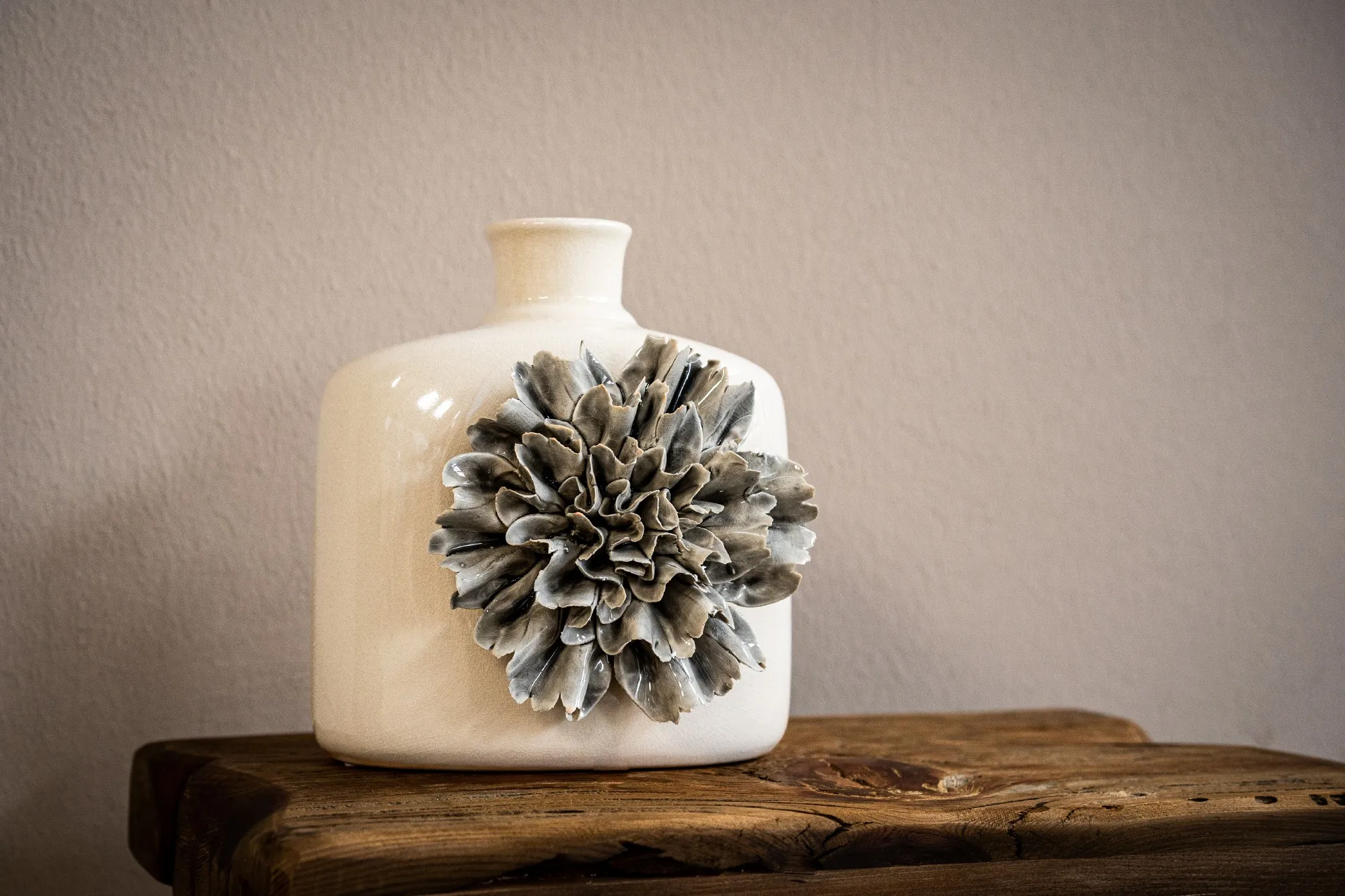 Vase 'Dianthus Quadra', creme, grau, B 18,5 cm, L 14,5 cm, H 20 cm