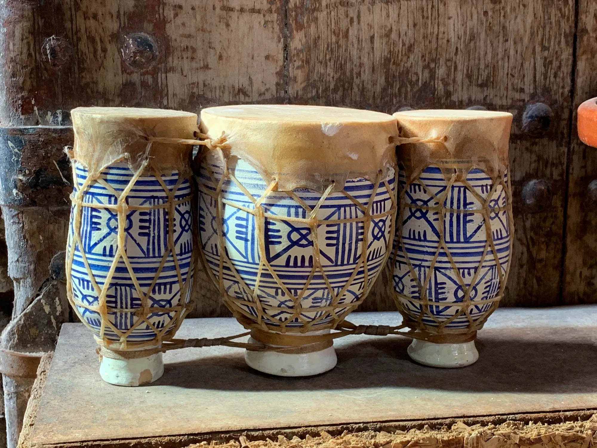 3er-Ton-Trommel, blau-weiß, Ø 6 / 15 / 6 cm, H 19 cm