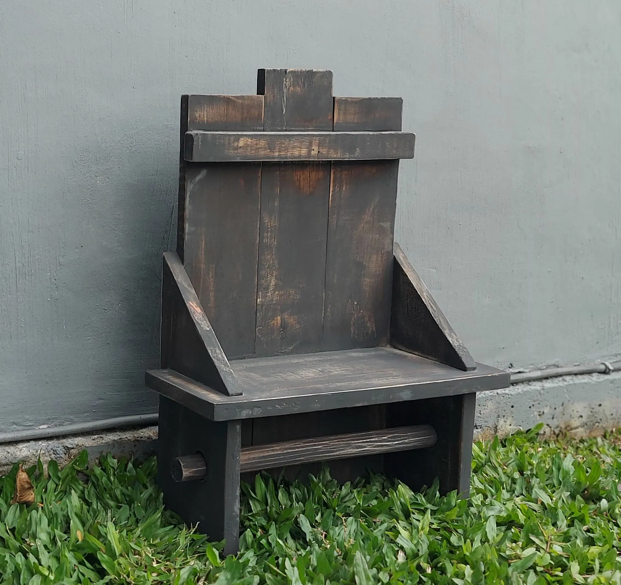 Regal mit Küchenrollenhalter aus Holz, grau, B 38 cm, H 50 cm, L 15 cm