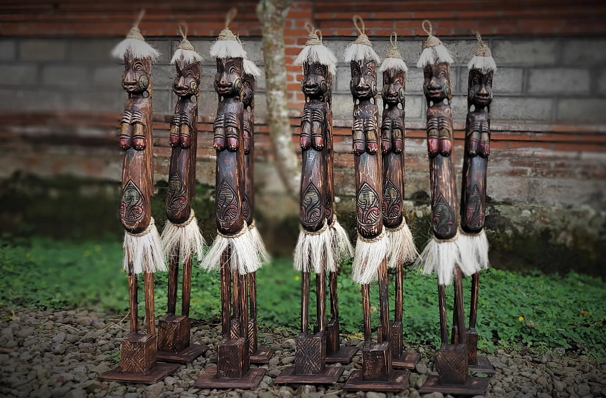 Primitive Holzstatue 'Frau', H 100 cm, B 18 cm, L 15 cm