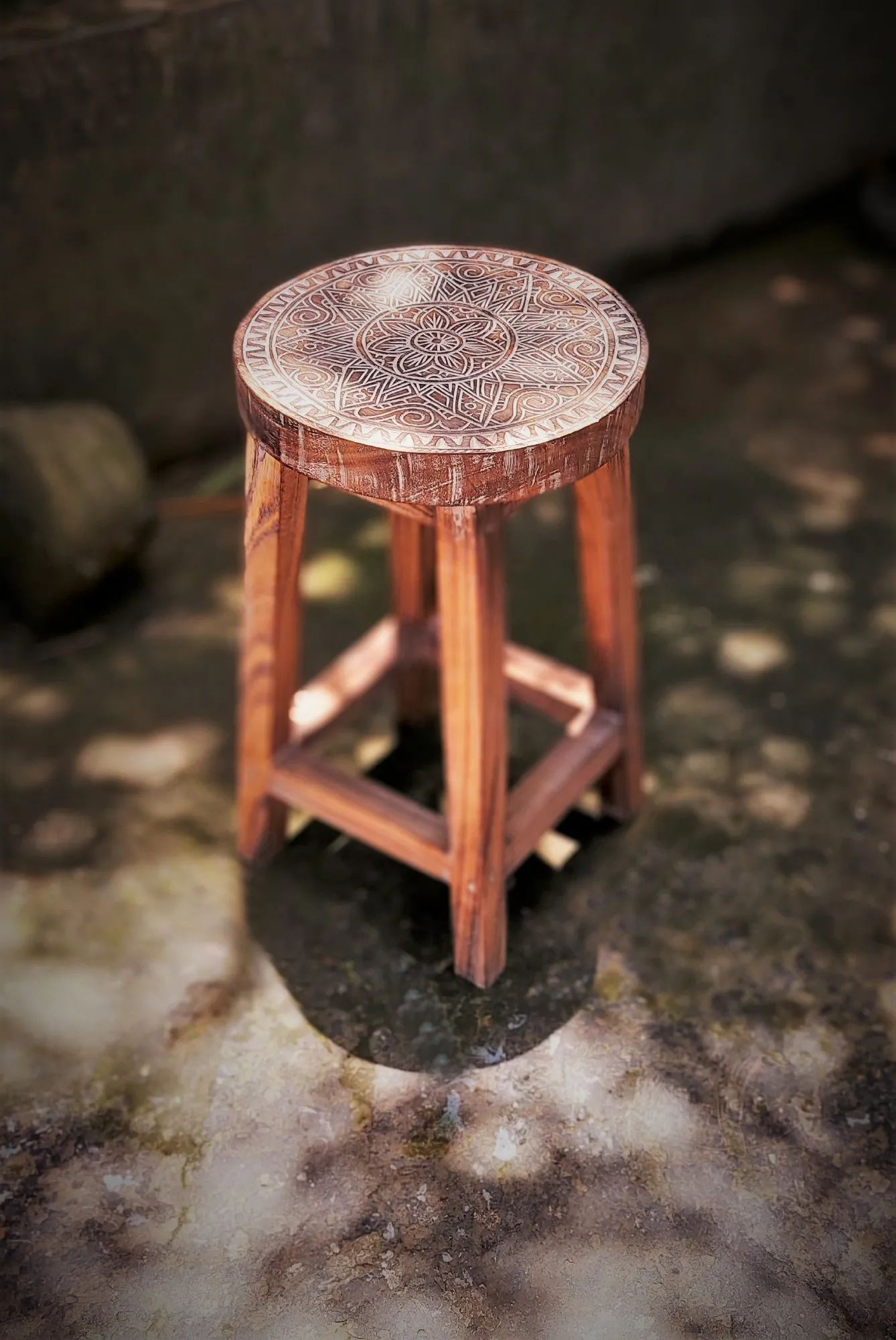 Hocker 'Primitif', braun, Ø 30 cm, H 50 cm