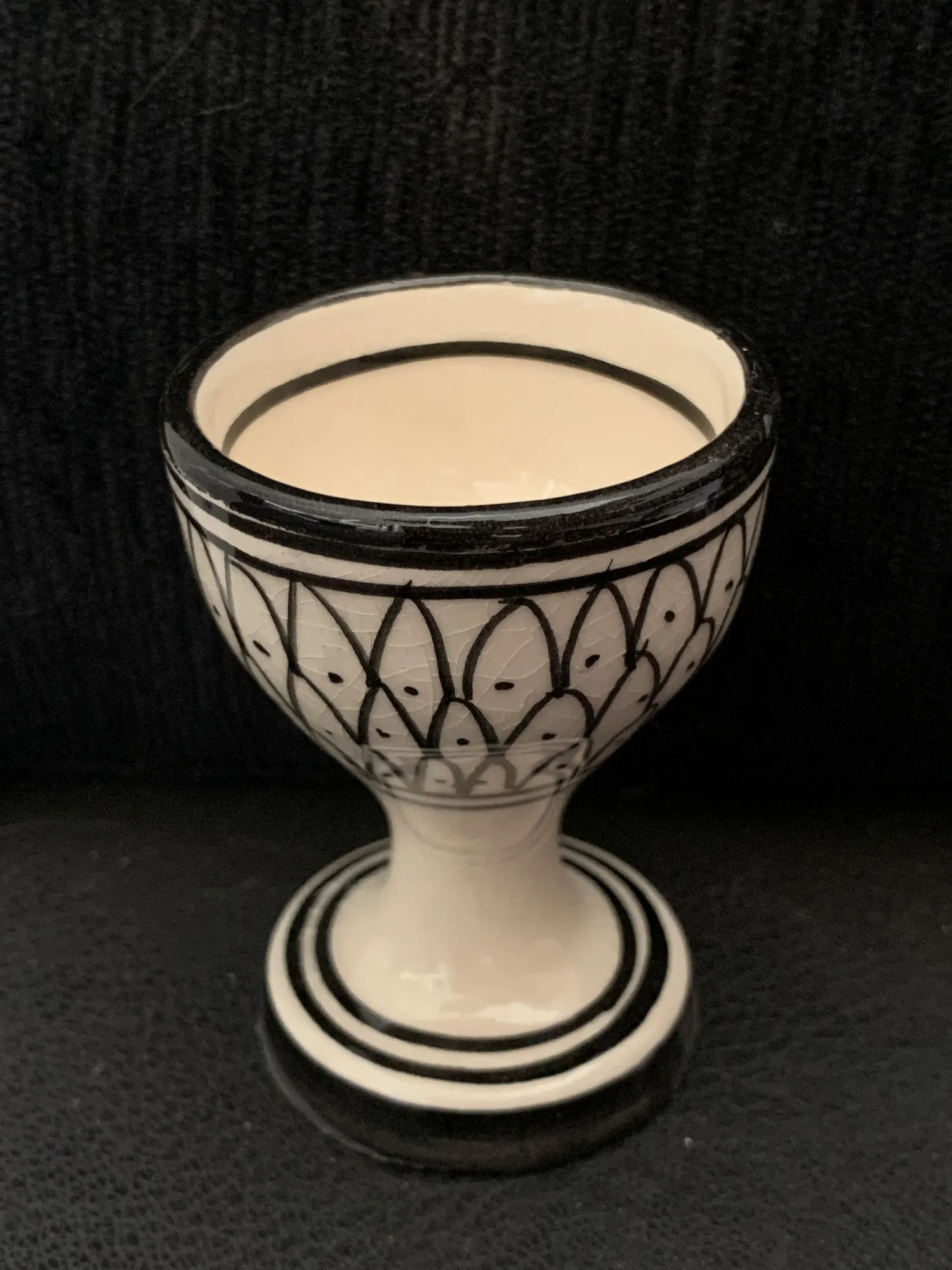 Keramik-Eierbecher, schwarz/weiß, Ø 5 cm, H 7 cm