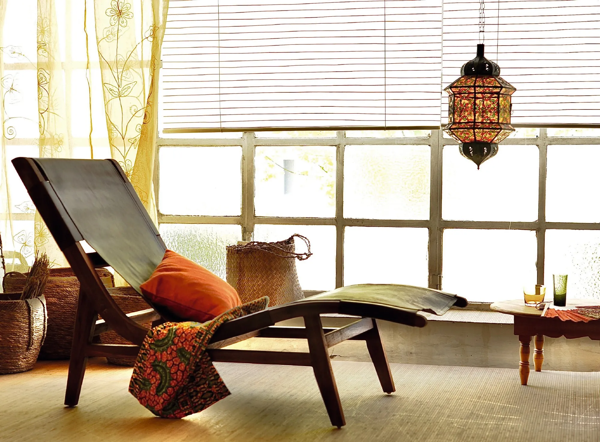 Lounge Liege 'Quency', Teak und Leder, B 61 cm, H 80 cm, L 137 cm