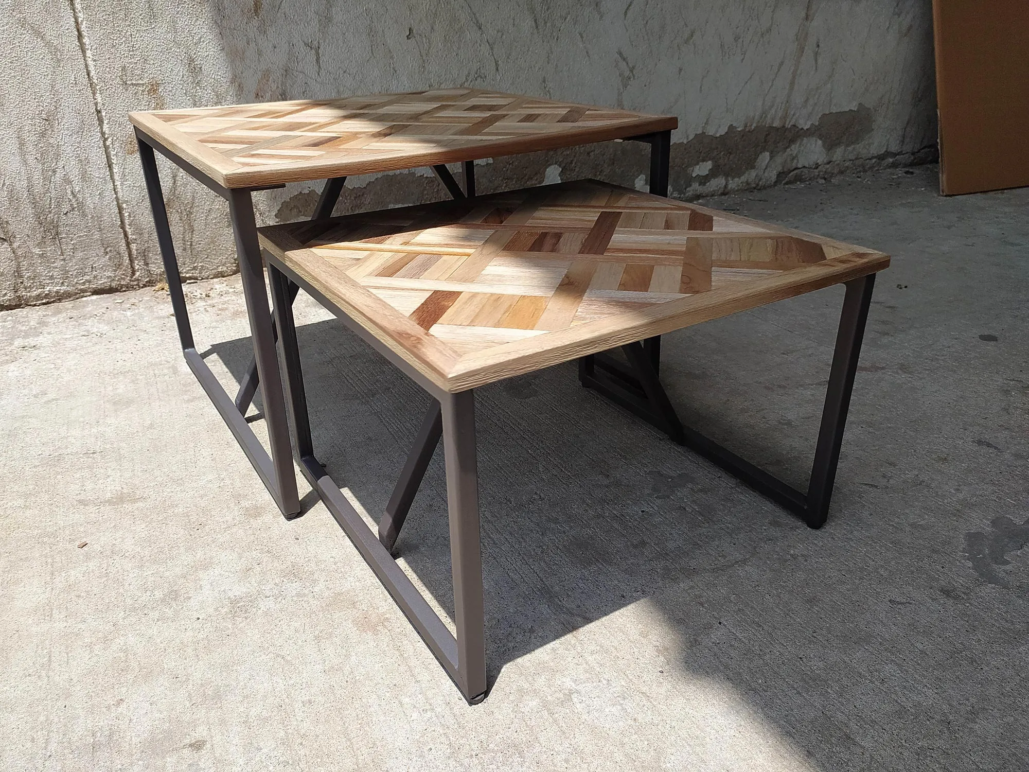 2er-Set Kaffeetisch 'Natural', aus recyceltem Teak und Eisen