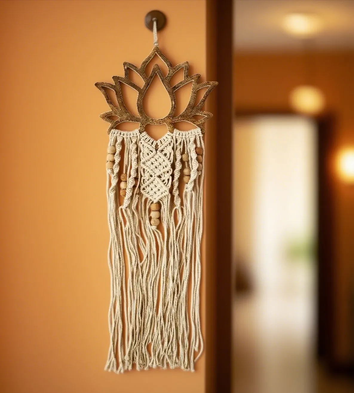 Wandschmuck 'Lotus' mit Makramee, H 86 cm, B 30 cm, L 1,6 cm