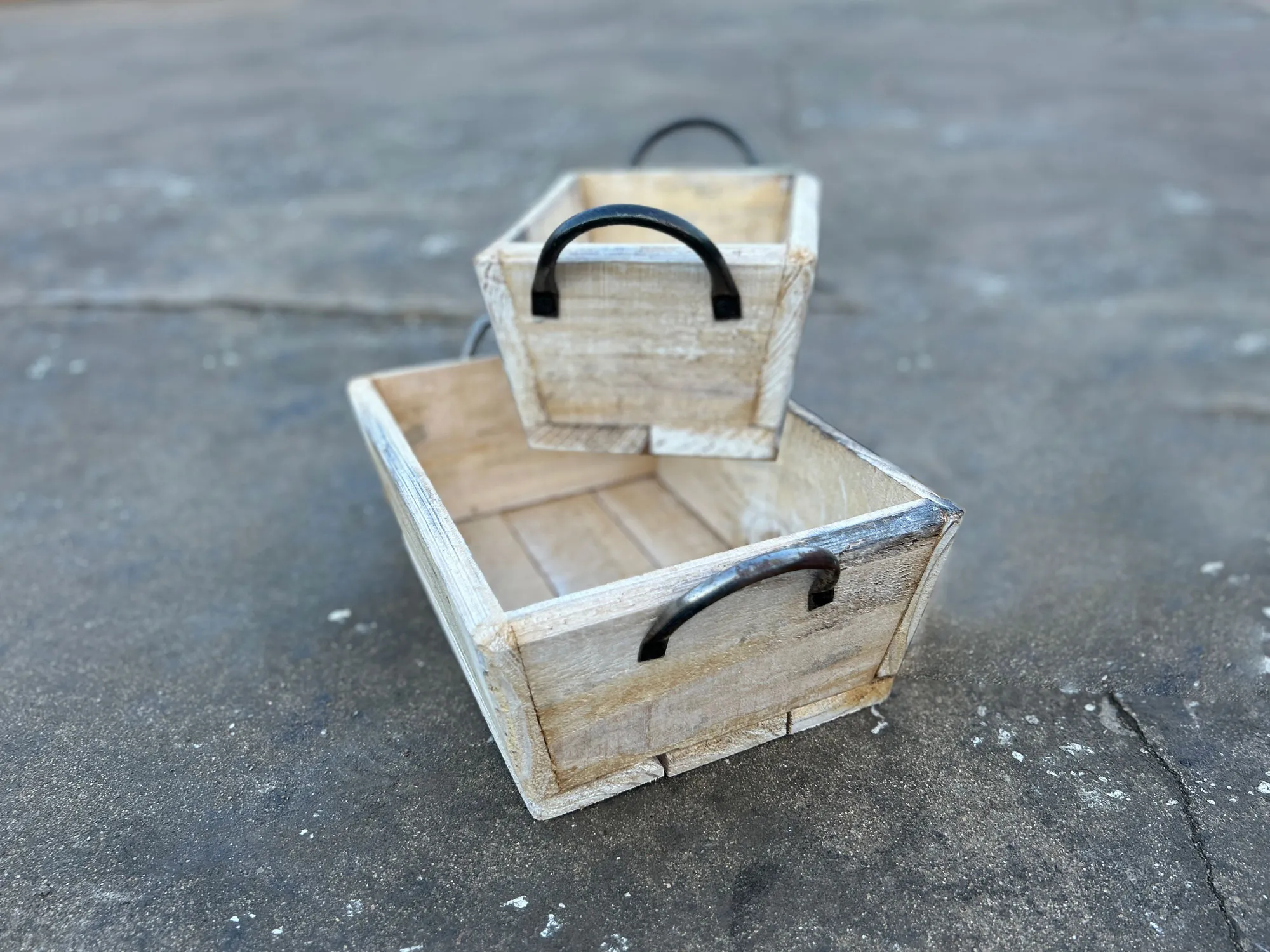 2er-Set Kästen mit Griffen, recyceltes Kiefernholz