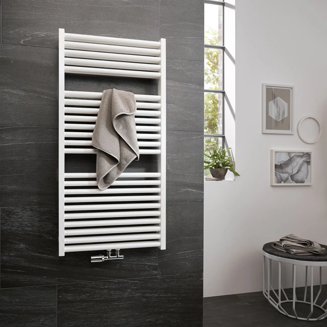 HSK Design-Heizkörper „Line Two“ 60 × 123 cm in Weiß