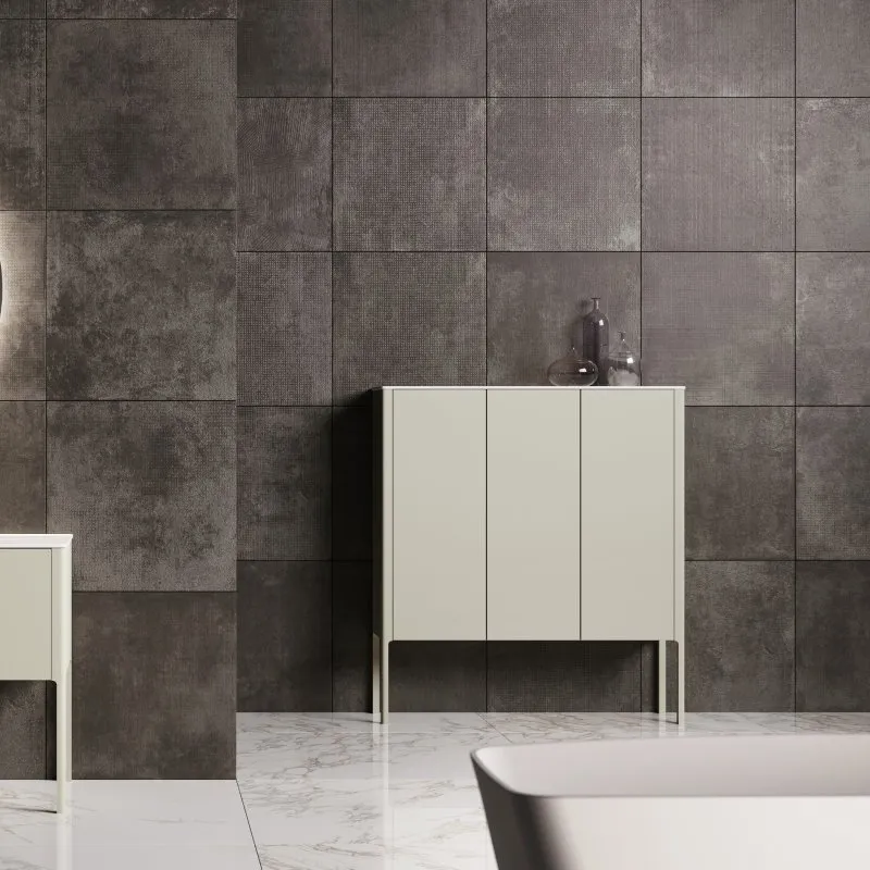 GAMBA BADEZIMMERSCHRANK MIT DREI TÜREN AUF EINEM FUSSGESTELL